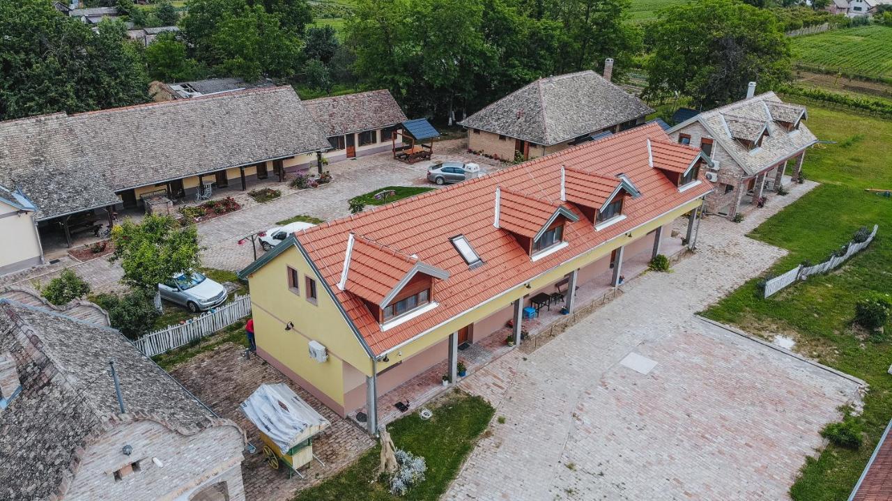 KaranacSobe Kod Baje - Baranjska Kuca住宿加早餐旅馆 外观 照片